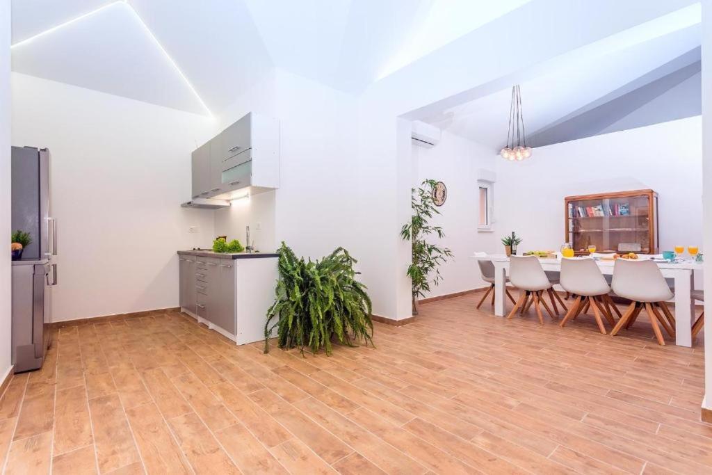 Villa Marietta Equino Donje Sitno Exterior foto
